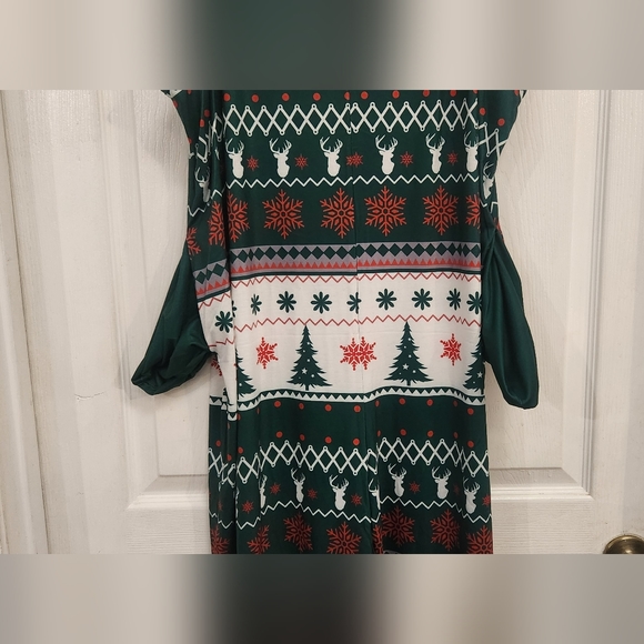 Festive Green and White Romper - Picture 5 of 7